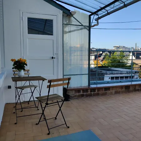 équipé, Grande Terrasse, à Côté De La Gare Appartement