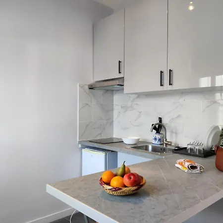 Equipe, Grande Terrasse, A Cote De La Gare