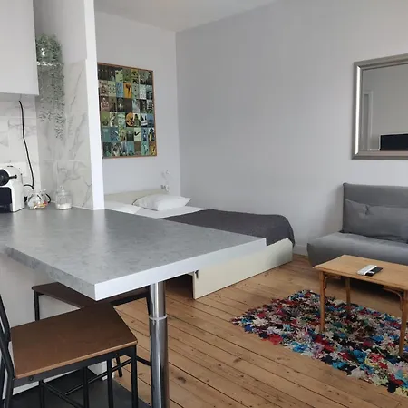 Terrasse 25m - Flat Cosy & Calme - 5 Min Gare & Vinci شقة